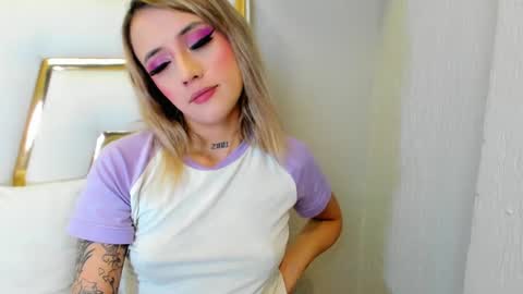 Snapshot of sabrina_cole chatting on December 2024 03:54:01 AM . Sabrina Cole . online show from December 2024 03:54:01 AM