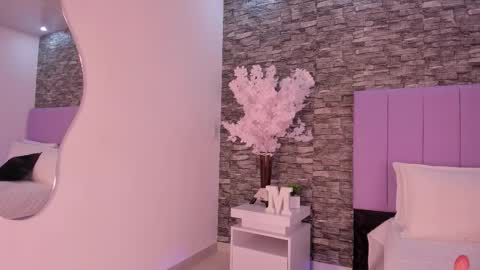 sabrina_f0xx online show from March 2026 06:25:01 PM