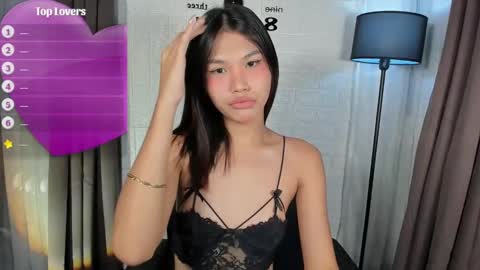 Snapshot of sabrina_maxx chatting on December 2024 06:56:02 PM Nadine online show from December 2024 06:56:02 PM