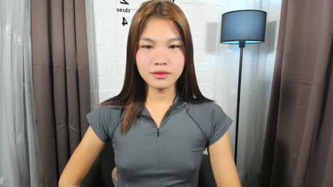 Snapshot of sabrina_maxx chatting on January 2025 05:23:01 AM Nadine online show from January 2025 05:23:01 AM