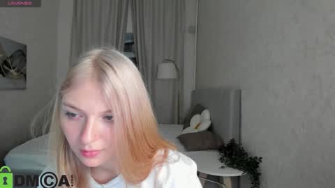 sabrina_moun online show from September 2025 11:53:02 PM