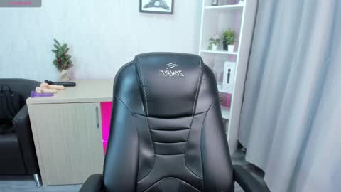 GMT7TueWedThuFriSatSun 0100am-0700am online show from January 2025 08:50:01 PM