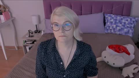 Sabrina MacMarren online show from January 2025 12:24:01 PM
