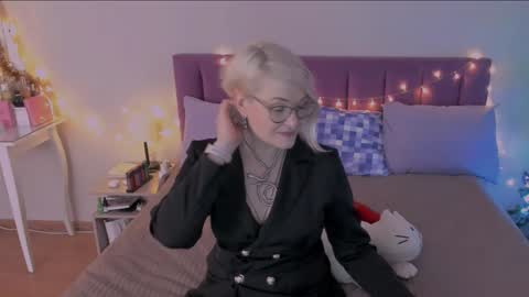 Sabrina MacMarren online show from January 2025 11:58:02 AM