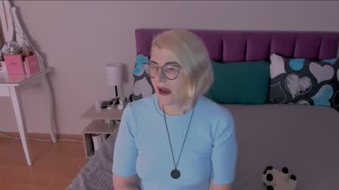 Sabrina MacMarren online show from January 2025 12:26:02 PM