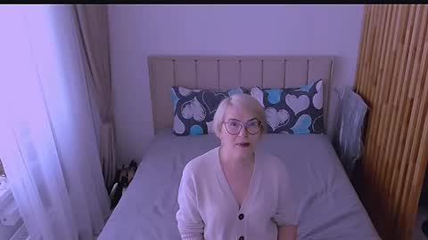 Sabrina MacMarren online show from April 2026 09:25:02 AM