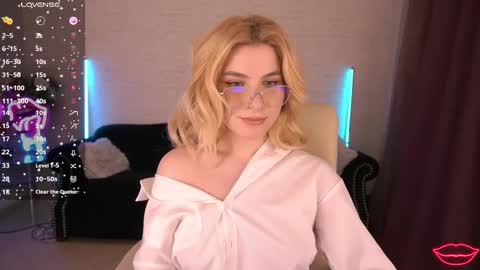 Snapshot of sabrinamuse chatting on February 2025 11:15:02 PM Sabrina online show from February 2025 11:15:02 PM