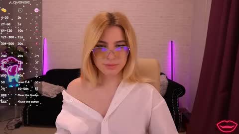 Snapshot of sabrinamuse chatting on March 2025 05:05:02 AM Sabrina online show from March 2025 05:05:02 AM