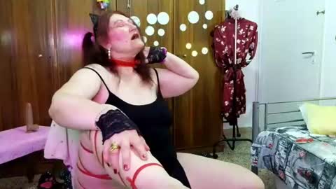 Snapshot of sabrinaxlovess chatting on June 2026 05:02:02 PM SabrinaXlovess online show from June 2026 05:02:02 PM