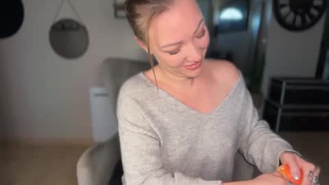 sacha__xx online show from March 2026 06:42:02 AM