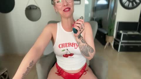sacha__xx online show from April 2026 01:44:02 PM