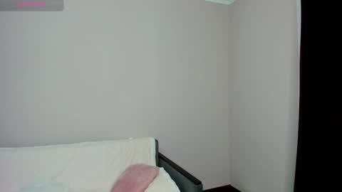 Snapshot of sacura_sacura chatting on October 2025 03:42:01 PM Sacura online show from October 2025 03:42:01 PM