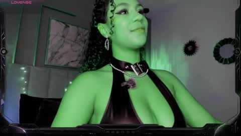 Snapshot of sade_jackson1 chatting on May 2026 05:23:02 AM Sophie online show from May 2026 05:23:02 AM