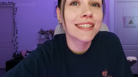 Sadie Renee  online show from November 2025 12:05:01 AM