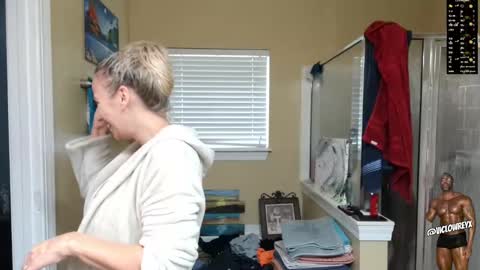 Snapshot of sadierw chatting on October 2025 04:31:01 PM SadieRW online show from October 2025 04:31:01 PM