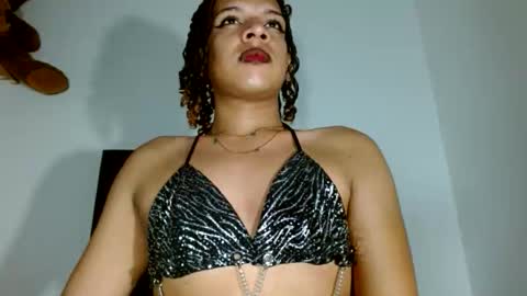safira02 online show from May 2026 02:40:01 AM