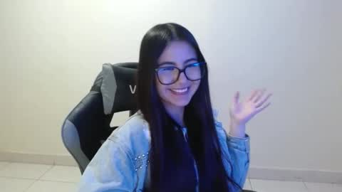 Sahaliefox  online show from November 2025 11:07:02 PM