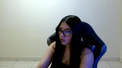 Snapshot of sahaliefox_ chatting on June 2026 06:50:01 PM Sahaliefox online show from June 2026 06:50:01 PM