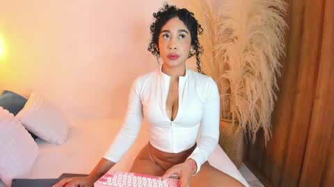 Snapshot of sally_rosses chatting on May 2026 01:06:01 PM sally rosses online show from May 2026 01:06:01 PM