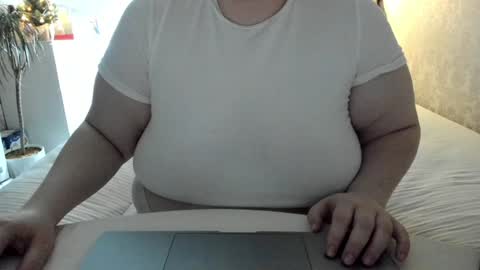 Snapshot of salma_queen chatting on January 2025 11:40:02 PM SalmaRoth online show from January 2025 11:40:02 PM