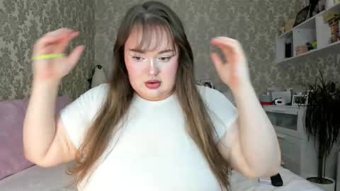 Snapshot of salma_queen chatting on October 2025 09:25:01 PM SalmaRoth online show from October 2025 09:25:01 PM