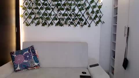 Salome online show from September 2025 08:31:02 PM