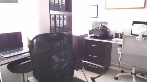 Salome online show from November 2025 12:29:02 PM