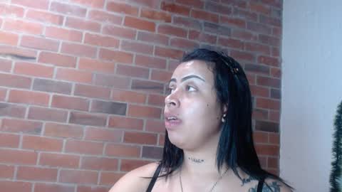 Snapshot of salome__hills chatting on December 2024 04:28:01 PM online show from December 2024 04:28:01 PM