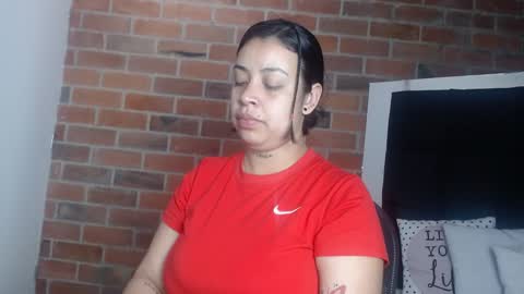 Snapshot of salome__hills chatting on January 2025 12:37:01 PM online show from January 2025 12:37:01 PM