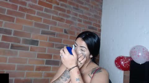 Snapshot of salome__hills chatting on February 2025 09:03:01 AM online show from February 2025 09:03:01 AM