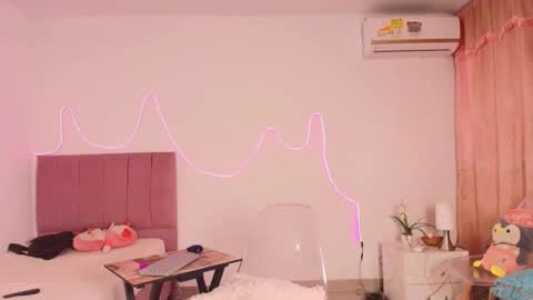 Snapshot of salome_horny3 chatting on April 2026 01:31:02 PM salome_horny3 online show from April 2026 01:31:02 PM