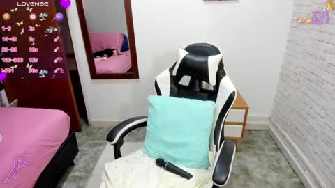 Snapshot of salome_rojas_ chatting on June 2026 07:30:02 PM Salome online show from June 2026 07:30:02 PM