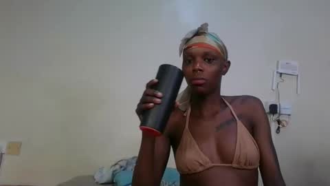 Snapshot of saltysugar20 chatting on May 2026 04:06:01 AM Sugarbabe online show from May 2026 04:06:01 AM