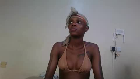 Snapshot of saltysugar20 chatting on May 2026 02:45:01 PM Sugarbabe online show from May 2026 02:45:01 PM