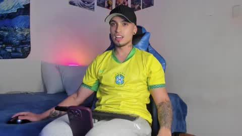   online show from December 2025 01:03:01 AM