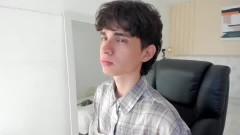 salvatore  online show from February 2026 06:40:02 PM