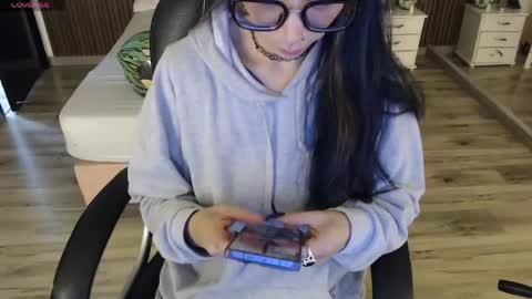 SAM MANSON online show from April 2026 12:10:01 PM