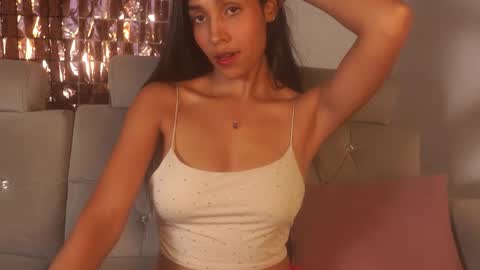 Samantha Roberts online show from November 2025 08:08:01 PM