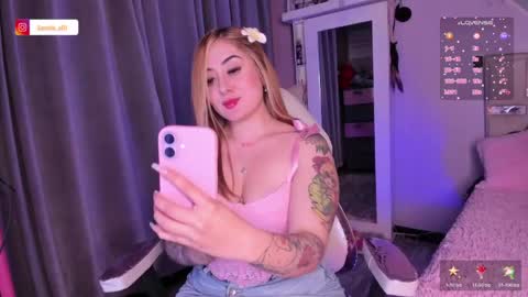 Snapshot of sam_thompsoon_ chatting on June 2026 03:19:02 AM Sam online show from June 2026 03:19:02 AM