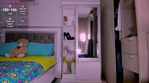 carolina online show from October 2025 02:34:01 AM