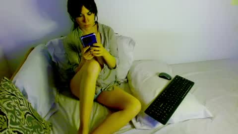 Snapshot of samanta_r_ chatting on June 2026 06:00:02 PM Samanta online show from June 2026 06:00:02 PM