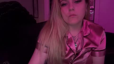Snapshot of samanthafever chatting on May 2026 11:06:01 AM samanthafever online show from May 2026 11:06:01 AM