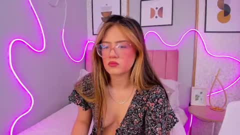 Alejandra  online show from October 2025 12:08:02 PM