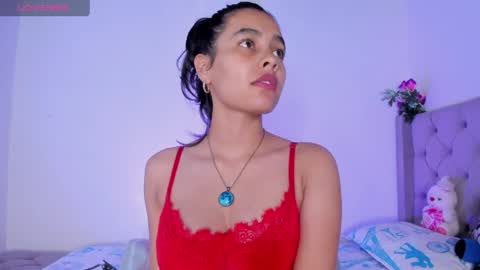 Snapshot of samara_jonnes_ chatting on April 2026 06:19:01 AM Samara is my name a pleasure delighted that you are here leave your thumb up it is important to me online show from April 2026 06:19:01 AM