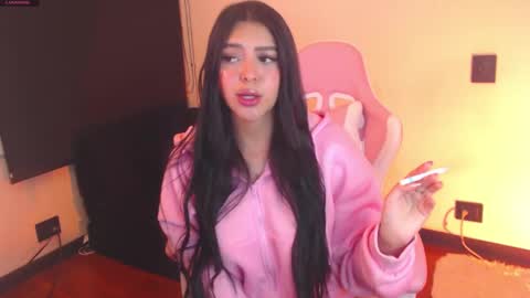 Snapshot of samara_lam chatting on December 2024 04:56:02 AM Sammy  online show from December 2024 04:56:02 AM