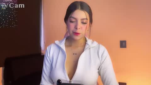 Snapshot of samara_lam chatting on January 2025 01:15:01 PM Sammy  online show from January 2025 01:15:01 PM