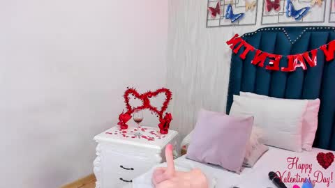 Samara Warren online show from February 2025 03:05:01 PM