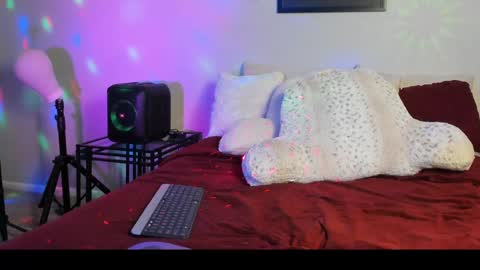 Yaya online show from January 2025 01:42:02 AM
