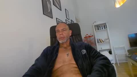 Sam online show from May 2026 09:03:02 AM