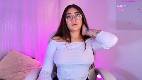 Snapshot of samii_evans chatting on December 2024 04:58:02 AM samii evans online show from December 2024 04:58:02 AM